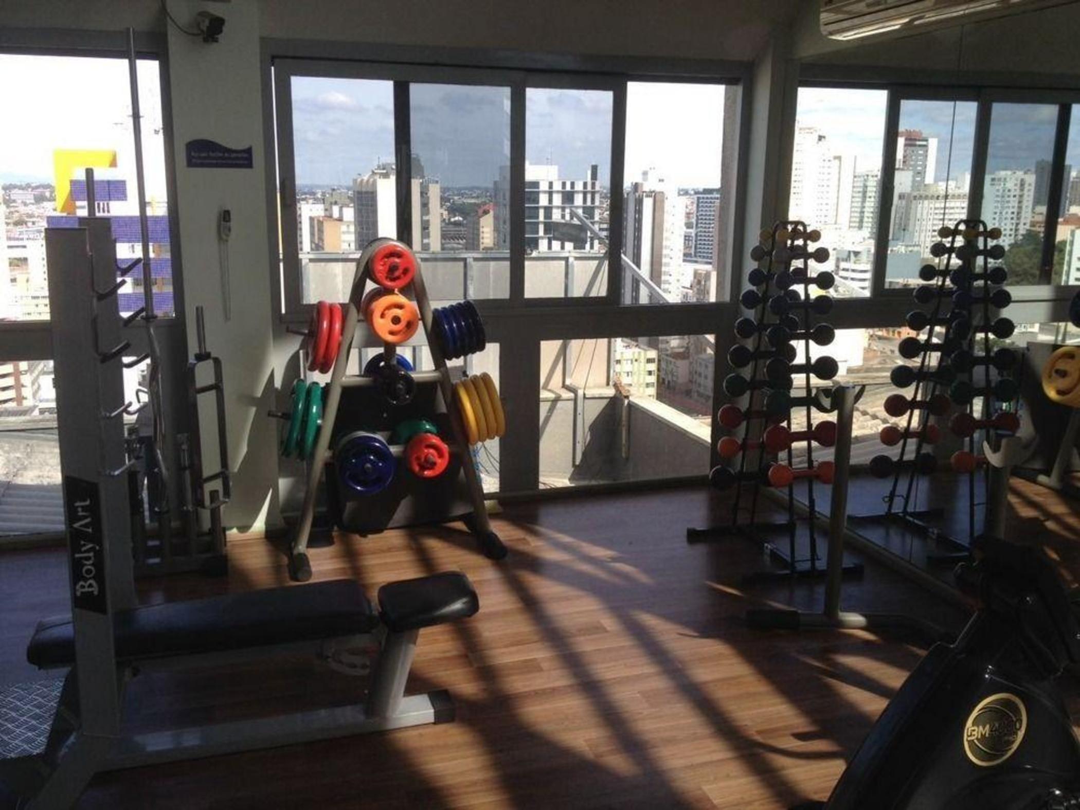 Hotel Master - 1,6 Km Do Estadio Couto Pereira - Show