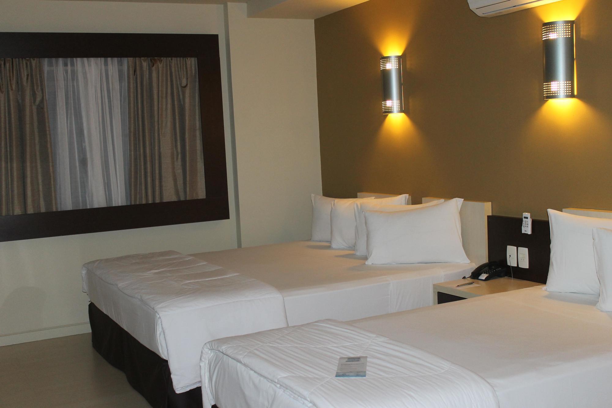 Hotel Master - 1,6 Km Do Estadio Couto Pereira - Show 3*